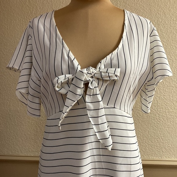 She + Sky Women's black and White striped‎ tie front flutter mini dress - Picture 2 of 6